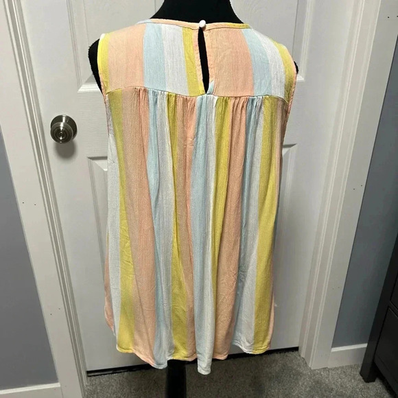 Torrid  Top - Picture 3 of 5